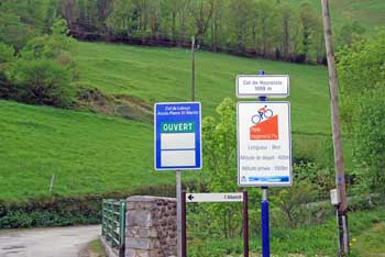 les trois maisons, gite de montagne en vallée d’aspe avec piscine, spa, sauna, animaux et stage sportif