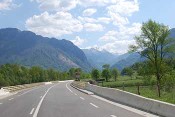 les trois maisons, gite de montagne en vallée d’aspe avec piscine, spa, sauna, animaux et stage sportif