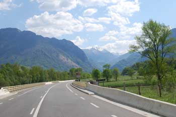 les trois maisons, gite de montagne en vallée d’aspe avec piscine, spa, sauna, animaux et stage sportif